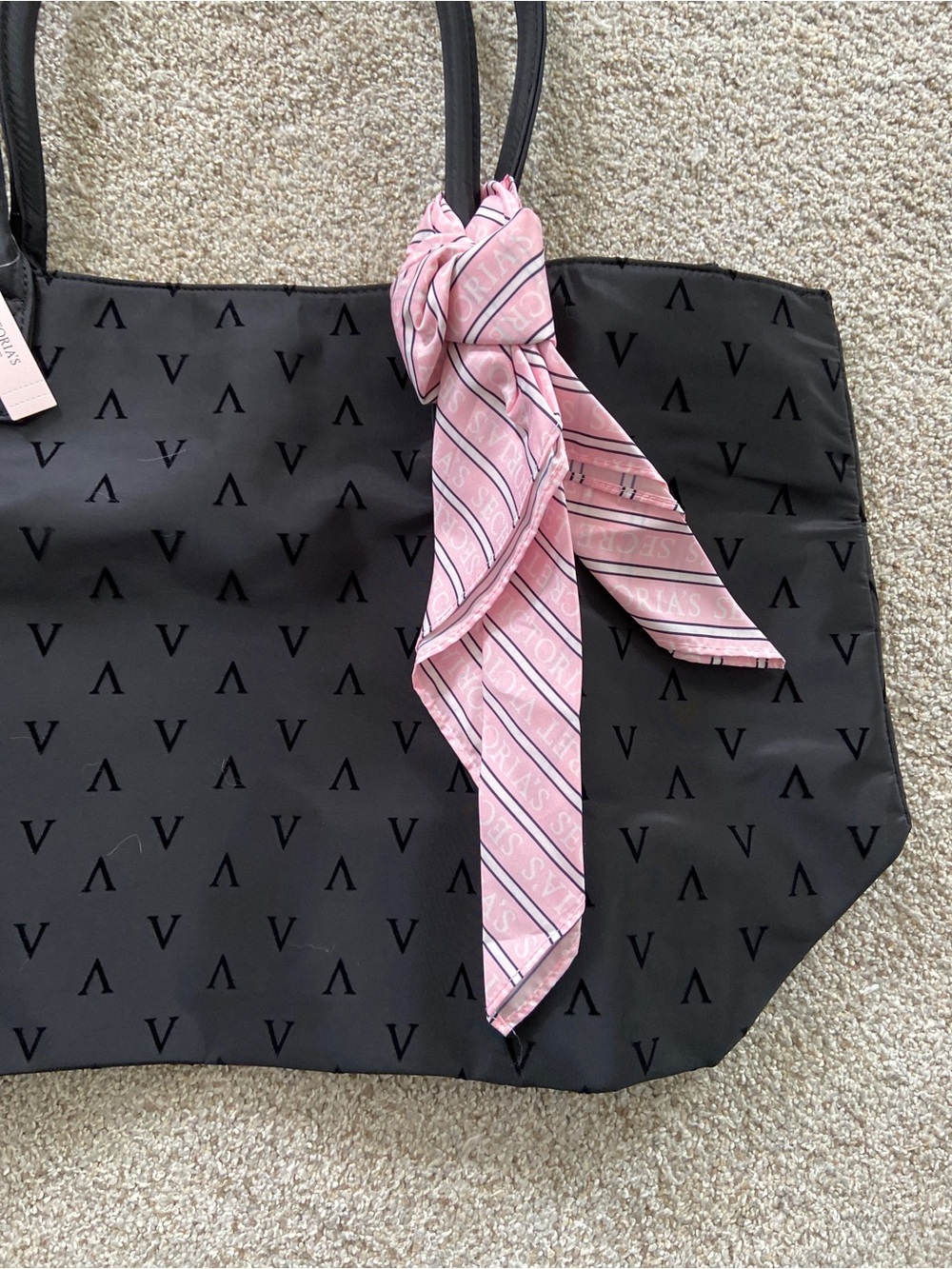 Victoria Secret Black Bag with Pink Scarf NWT - Picture 4 of 13